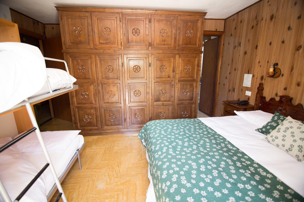 Hotel Edelweiss ลีโมเน เปียมอนเต ห้อง รูปภาพ