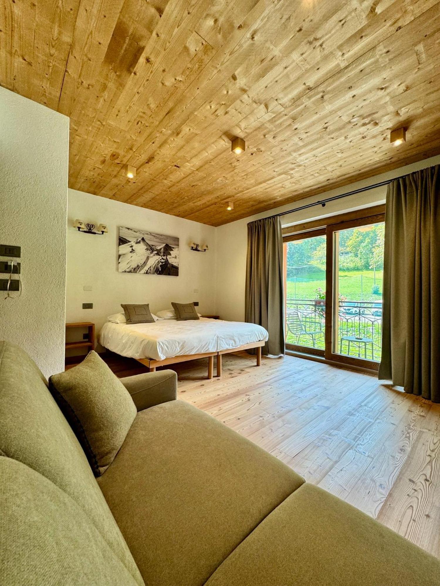 Hotel Edelweiss ลีโมเน เปียมอนเต ภายนอก รูปภาพ