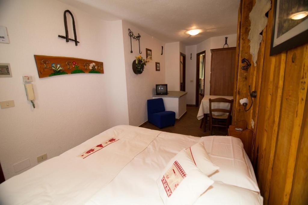 Hotel Edelweiss ลีโมเน เปียมอนเต ภายนอก รูปภาพ
